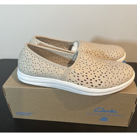 Clarks Shoes - NIB Clarks Breeze Emily in Light Taupe, Women's Size 6.5M